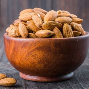 calories in almonds